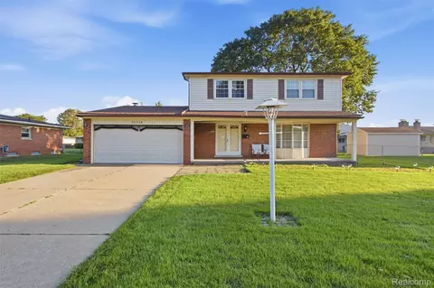 37318 Catherine Marie Dr, Sterling Heights, MI 48312