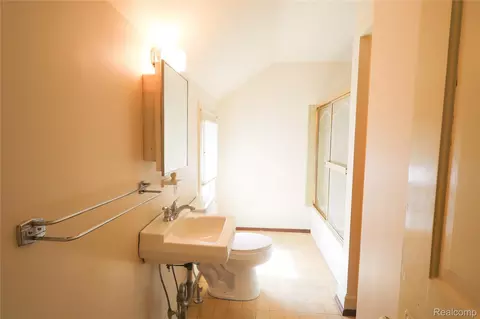 Bath - 426 E 4th St, Monroe, MI 48161 photo 2 of 2
