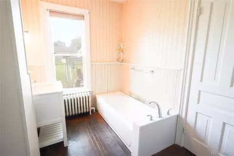 Bath - 426 E 4th St, Monroe, MI 48161 photo 1 of 2