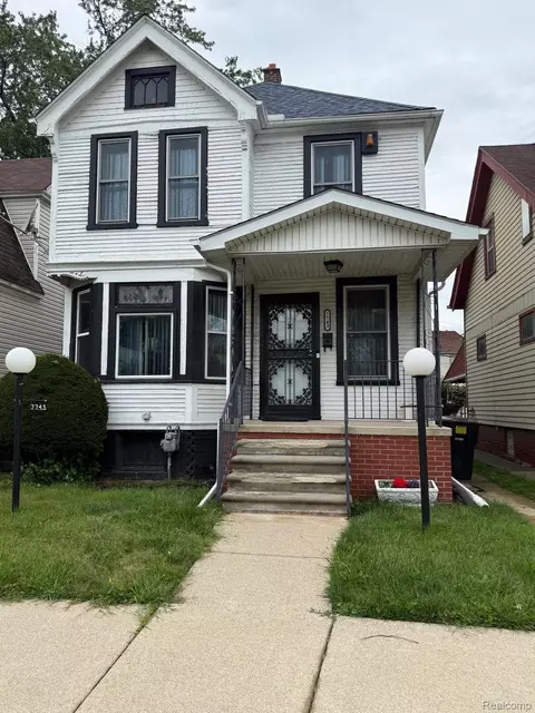7743 E Canfield St, Detroit, MI 48214