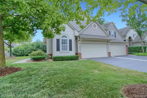 38222 Saratoga Cir, Farmington Hills, MI 48331