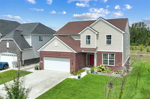 58714 Sella Dr, Lyon, MI 48178