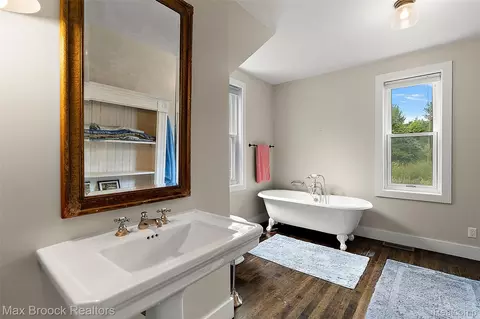 Bath - 3362 S French Rd, Centerville, MI 49621 photo 2 of 4