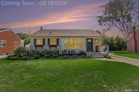 3721 Ravena Ave, Royal Oak, MI 48073