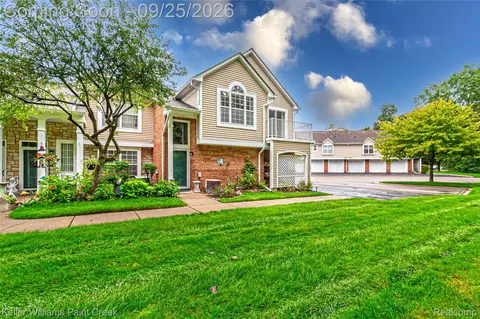 6444 Troon S #229, Shelby Township, MI 48316