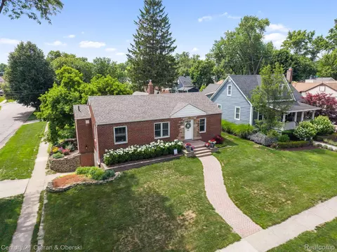 551 N Evergreen St, Plymouth, MI 48170