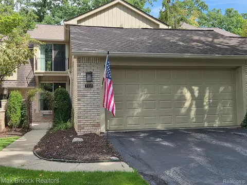 1131 Hillpointe Cir, Bloomfield Township, MI 48304