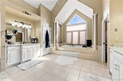 Bath - 19344 River Valley Dr, Macomb, MI 48044 photo 1 of 8