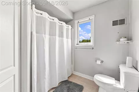 Bath - 19344 River Valley Dr, Macomb, MI 48044 photo 7 of 8