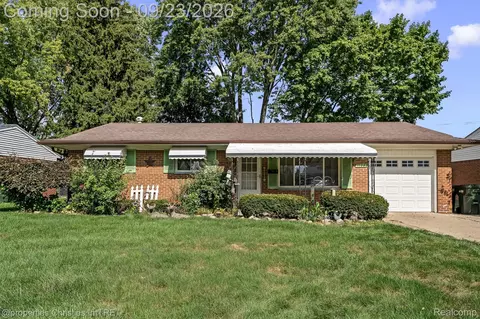11283 Plumridge Blvd, Sterling Heights, MI 48313