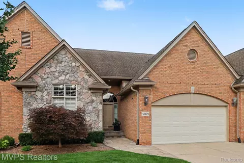 51879 Shoreview Dr, Shelby Township, MI 48316