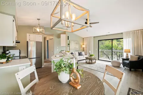 Dining - 403 Spring Brooke Dr, Brighton, MI 48116 photo 4 of 4