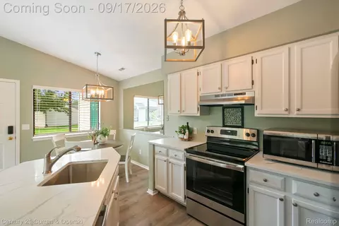Kitchen - 403 Spring Brooke Dr, Brighton, MI 48116 photo 4 of 5