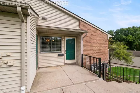 Exterior - 403 Spring Brooke Dr, Brighton, MI 48116 photo 2 of 6