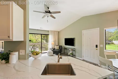 Kitchen - 403 Spring Brooke Dr, Brighton, MI 48116 photo 5 of 5