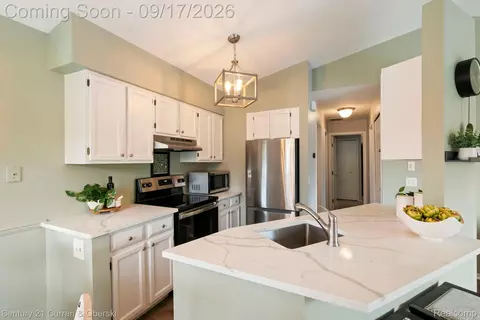 Kitchen - 403 Spring Brooke Dr, Brighton, MI 48116 photo 2 of 5