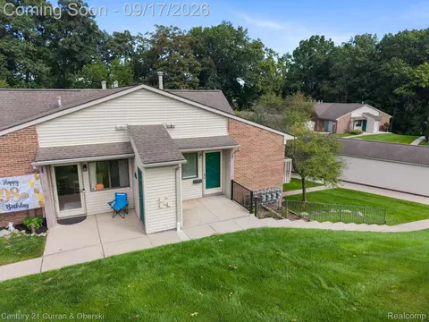Exterior - 403 Spring Brooke Dr, Brighton, MI 48116 photo 5 of 6