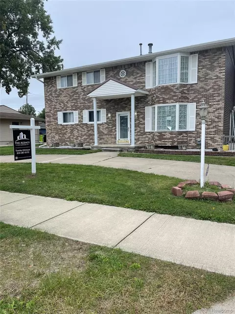5356 Worchester Dr, Swartz Creek, MI 48473