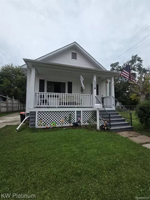 1319 12th Street St, Port Huron, MI 48060