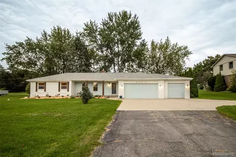 5362 Mccandlish Rd, Grand Blanc, MI 48439