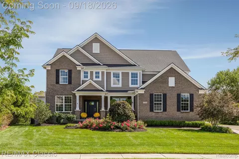 22784 Shepherds Hollow Dr, Lyon, MI 48178
