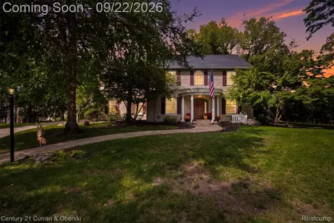 215 Vorn Ln, Bloomfield Hills, MI 48301