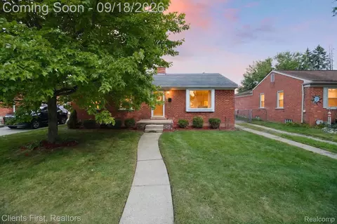 9822 Mayfield St, Livonia, MI 48150