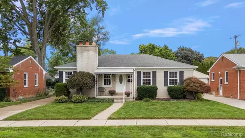 11421 Fairfield St, Livonia, MI 48150