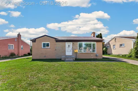 32137 Hees St, Livonia, MI 48150