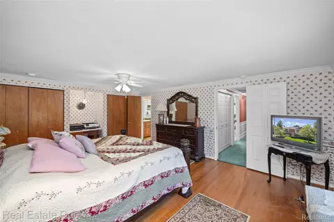 Bedroom - 69 Willow Tree Pl, Village Of Grosse Pointe Shores, MI 48236 photo 4 of 13