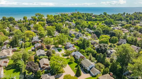 View/Area - 69 Willow Tree Pl, Village Of Grosse Pointe Shores, MI 48236 photo 5 of 7