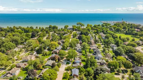 View/Area - 69 Willow Tree Pl, Village Of Grosse Pointe Shores, MI 48236 photo 1 of 7