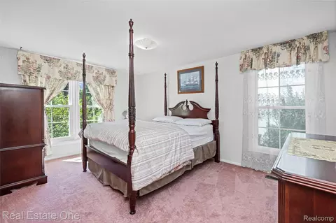 Bedroom - 69 Willow Tree Pl, Village Of Grosse Pointe Shores, MI 48236 photo 11 of 13