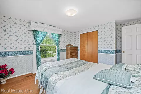 Bedroom - 69 Willow Tree Pl, Village Of Grosse Pointe Shores, MI 48236 photo 10 of 13