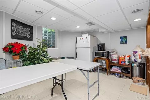 Other - 69 Willow Tree Pl, Village Of Grosse Pointe Shores, MI 48236 photo 13 of 17