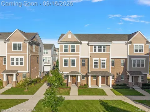 2500 Normandy Rd #39, Royal Oak, MI 48073
