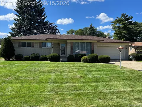 37347 Ruth Dr, Sterling Heights, MI 48312
