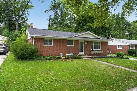 767 Center Dr, Ann Arbor, MI 48103