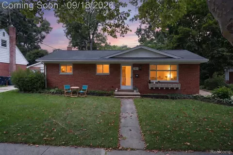 767 Center Dr, Ann Arbor, MI 48103