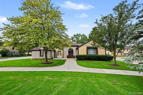 41615 Bedford Dr, Canton, MI 48187