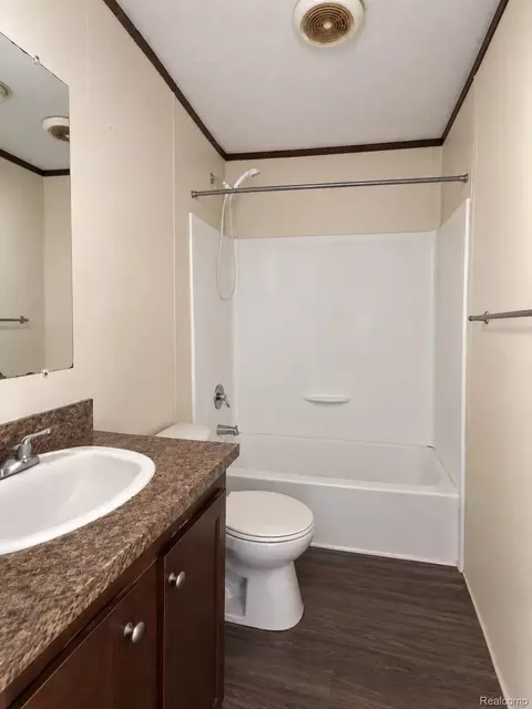 Bath - 5951 Georgia St, Romulus, MI 48174 photo 3 of 3
