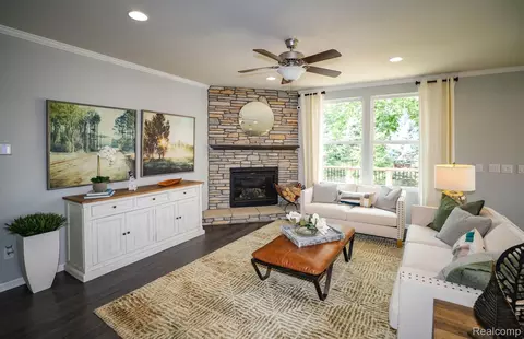 Living - 49420 Mapleton, Canton, MI 48188 photo 2 of 2