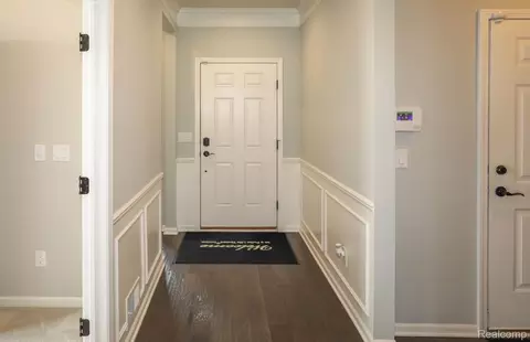 Entry Way - 49420 Mapleton, Canton, MI 48188 photo 1 of 2