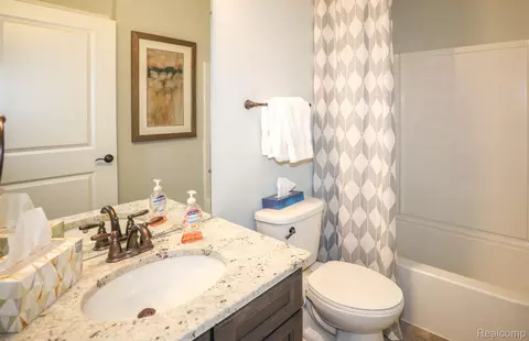 Bath - 49420 Mapleton, Canton, MI 48188 photo 2 of 2