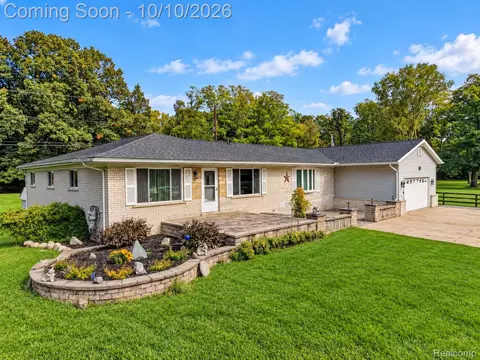 6252 Greer Rd, West Bloomfield, MI 48324