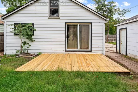 Exterior - 4842 Hunt St, Wayne, MI 48184 photo 2 of 3