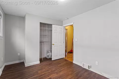 Bedroom - 4842 Hunt St, Wayne, MI 48184 photo 3 of 3