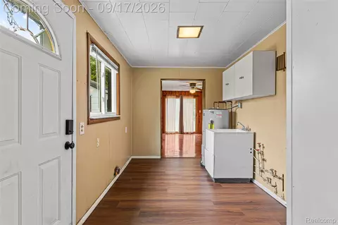Entry Way - 4842 Hunt St, Wayne, MI 48184 photo 1 of 1