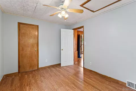 Bedroom - 4842 Hunt St, Wayne, MI 48184 photo 2 of 3