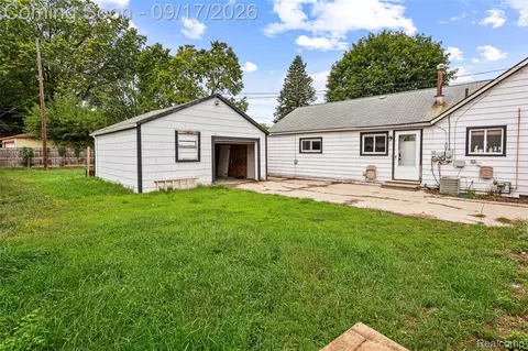 Exterior - 4842 Hunt St, Wayne, MI 48184 photo 3 of 3